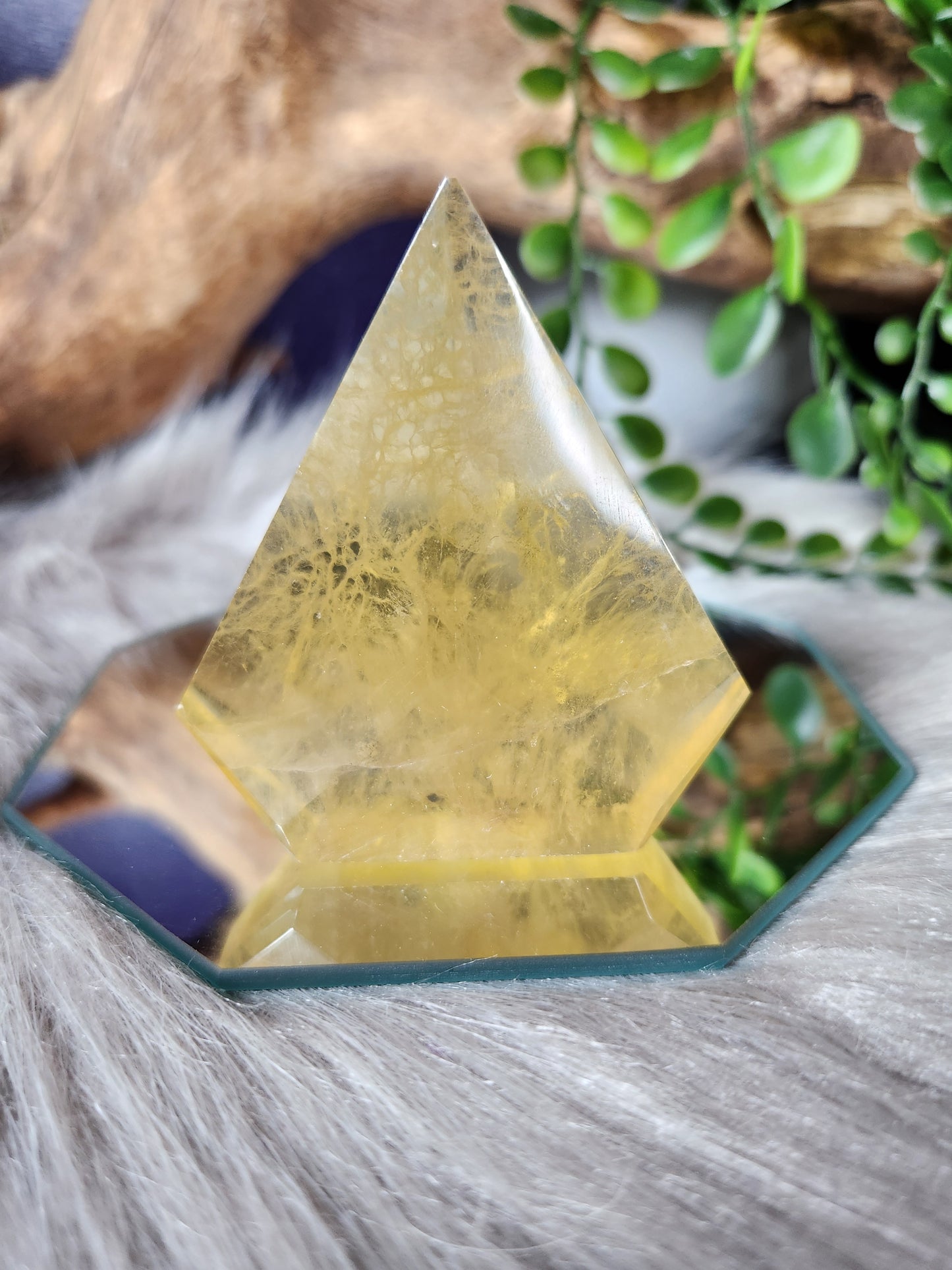 Fluorite | Geometric Arrowheads